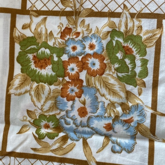 Vintage 70’s floral queen flat sheet and two pillowcases - Picture 2 of 5